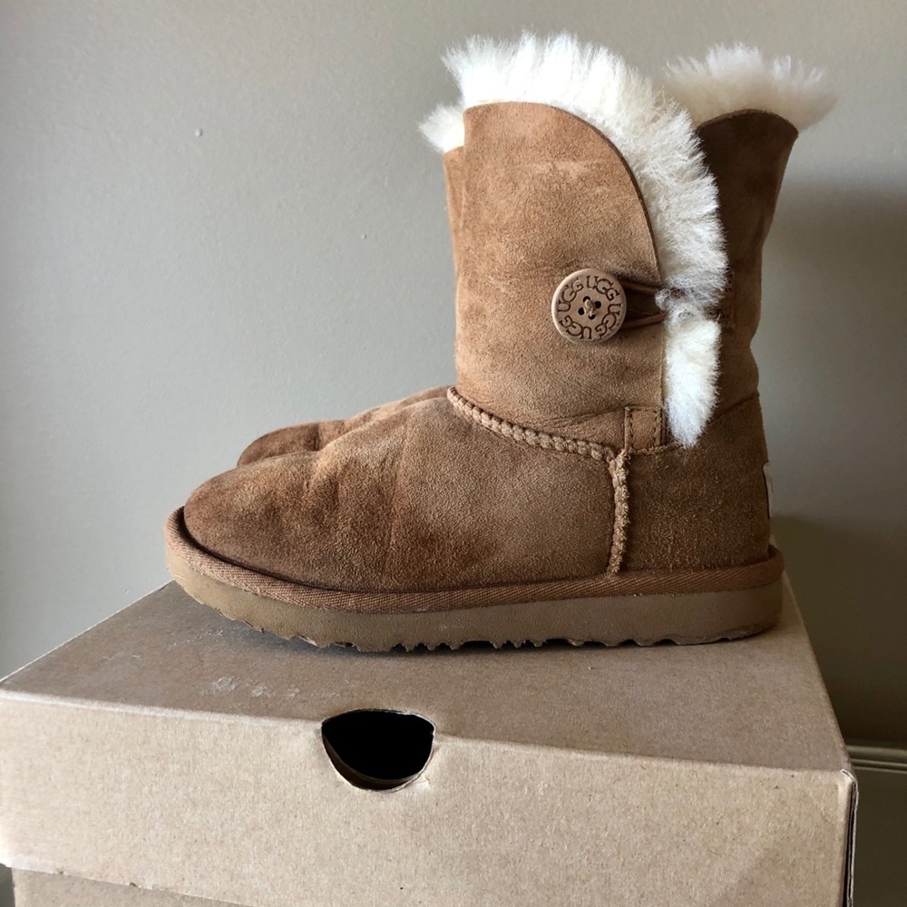 Kids UGG Bailey Button